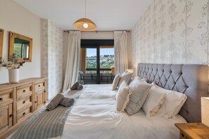 Iron/ironing board, WiFi, bed sheets - Stylish Atalaya Apartment with Terrace, Pool and Sea Views (El Paraíso)
