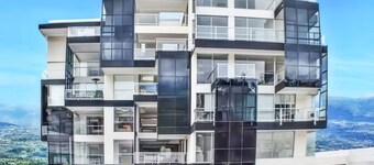 Blaze 1: Luxury Apartment in El Condado, Quito