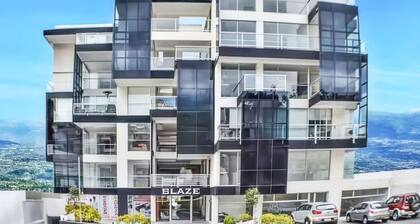 Blaze 1: Luxury Apartment in El Condado, Quito