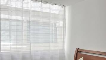 3 slaapkamers, een bureau, wifi, beddengoed