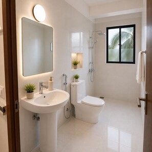 Towels, soap, toilet paper - Lovely 3-bedroom apartment with AC in vibrant Dar es Salaam (Dar es Salaam)