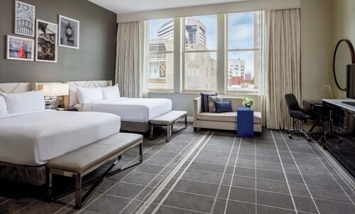 Quiet, Luxurious Richmond Room