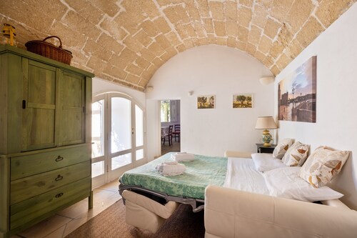 Holiday Home 'A Few Minutes from the Sea' with Large Fenced Garden, Wi-Fi & Air Conditioning