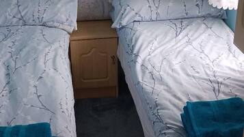 3 bedrooms, bed sheets