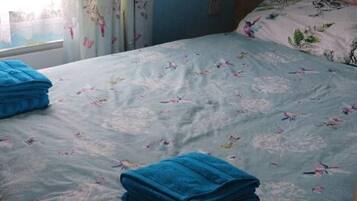 3 bedrooms, bed sheets