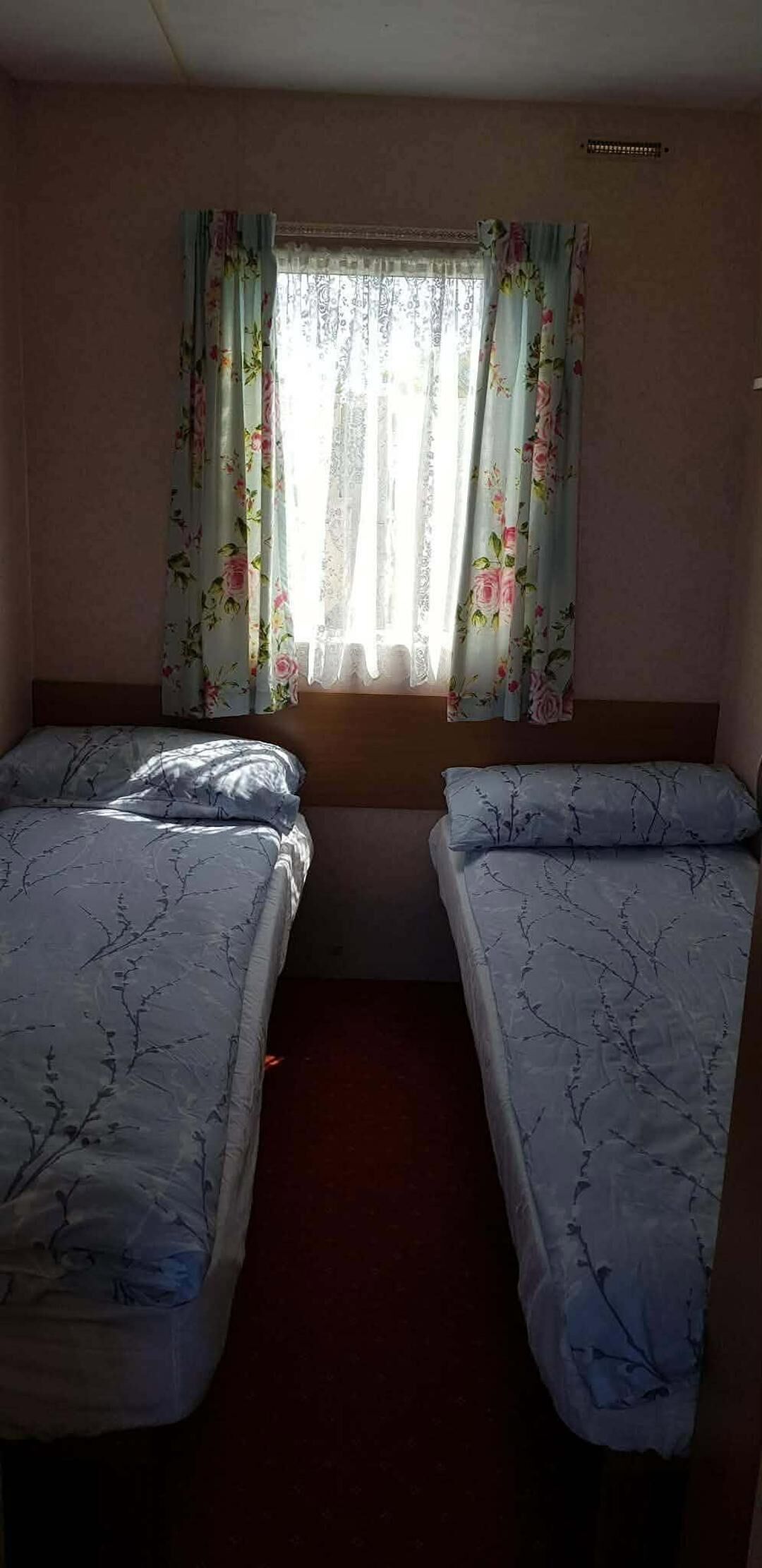 3 bedrooms, bed sheets