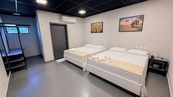 Coffres-forts dans les chambres, rideaux occultants, Wi-Fi gratuit