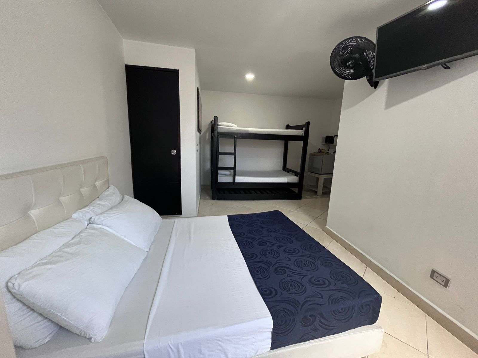 Family Room | Minibar, individually decorated, individually furnished, free WiFi