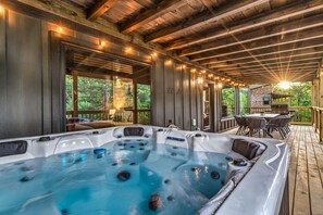 Outdoor dining - Wellness & Wilderness - 3b/3.5 bath Family Retreat (Sevierville)