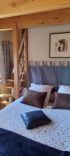 Room - Apartment “Les Châtaigniers Gîtes du Mas Haut” with Mountain View, Wi-Fi, and Air Conditioning (Saint-Jean-du-Gard)