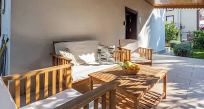 Villa Esma - 3 Bed with private garden