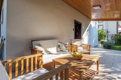 Villa Esma - 3 Bed with private garden
