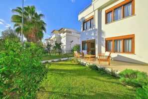 Outdoor dining - Villa Esma - 3 Bed with private garden (Antalya)
