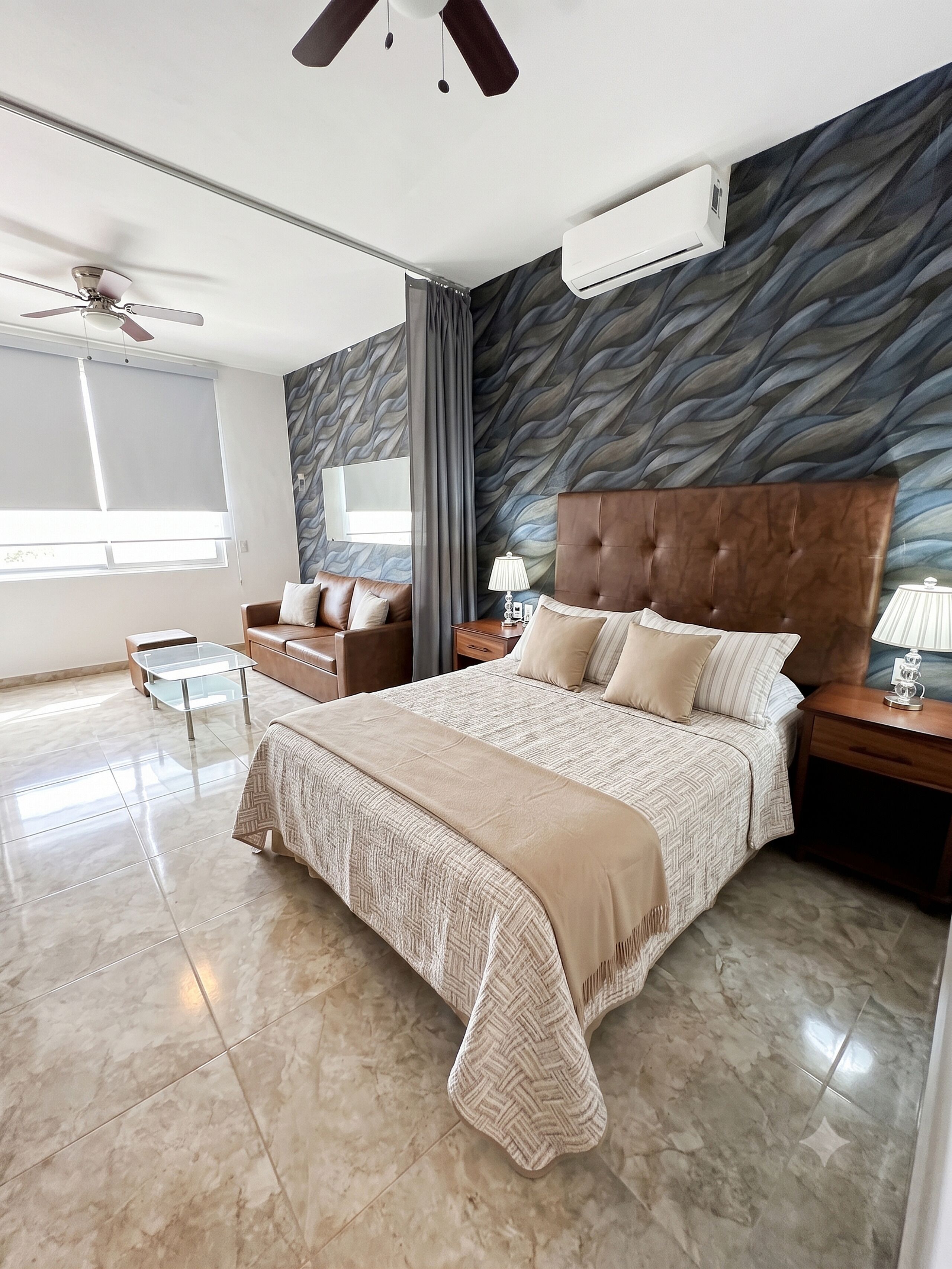 Elite Studio | In-room safe, desk, laptop workspace, soundproofing