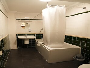 Apartment | Bathroom - Deluxe Double Room (Derby)