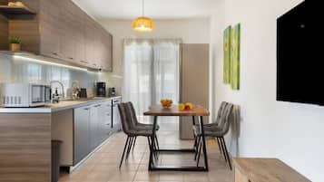 Comfort Apartment | Dining