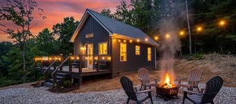 The Grey Squirrel Hideaway - Hot Tub , Fire-Pit, Pet-Friendly
