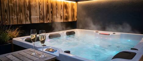 Bain à remous extérieur