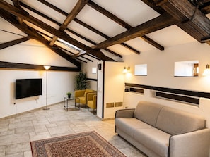 Fernseher, Kamin