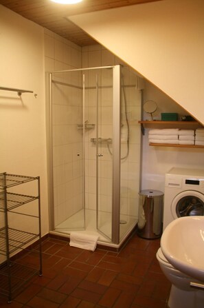 Bathroom - Stylish flat in Bad Honnef: Private terrace, park views & pure relaxation! (Bad Honnef)