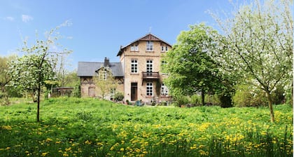 Stylish flat in Bad Honnef: Private terrace, park views & pure relaxation!