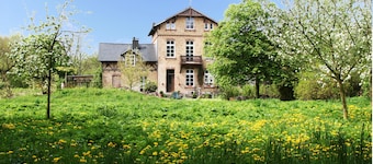Stylish flat in Bad Honnef: Private terrace, park views & pure relaxation!