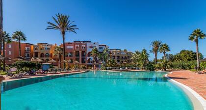 Jardins da Meia Praia Villa Pool Family