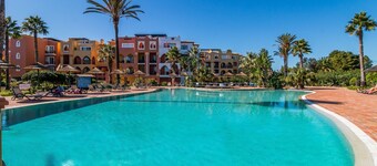 Jardins da Meia Praia Villa Pool Family