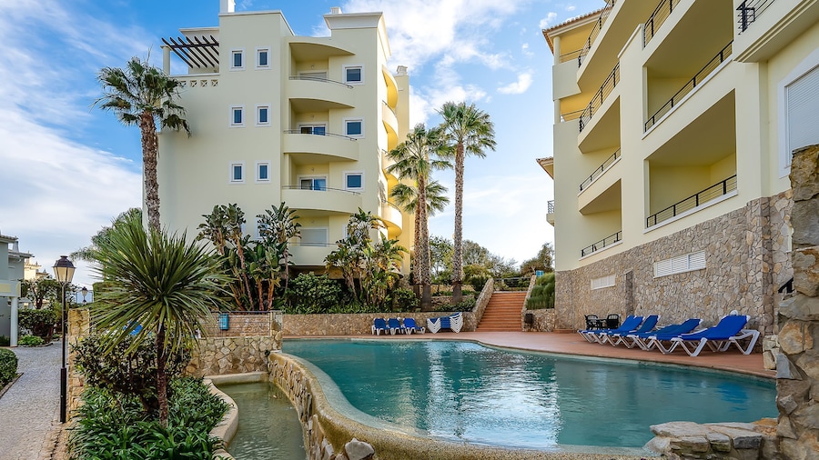 Meia Praia Beach Golf Perfect for Families Ent