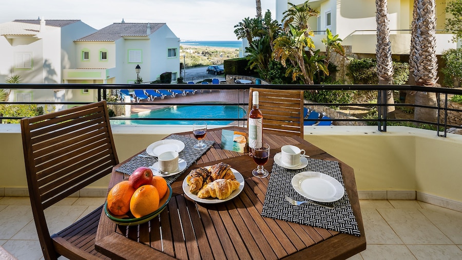 Meia Praia Beach Golf Perfect for Families Ent