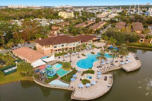 Exterior - Family Retreat: 4BR Home with Private Spa (Kissimmee)