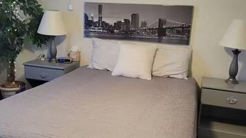 3 bedrooms, iron/ironing board, free WiFi, bed sheets
