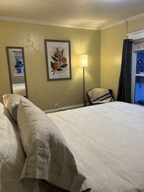 Room - Bright apartment in quaint Fargo with refreshing AC (Fargo)