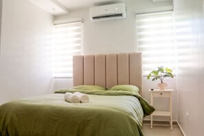 Iron/ironing board, free WiFi, bed sheets - Spacious 3-bedroom apartment in charming Santiago de los Caballeros with AC (Santiago de los Caballeros)