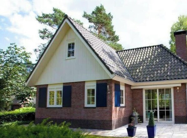 Villa | Exterior