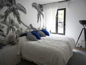 3 bedrooms, iron/ironing board, WiFi, bed sheets - Nice 85 M² Decorated With Nice Terrace With Trees (Paris)