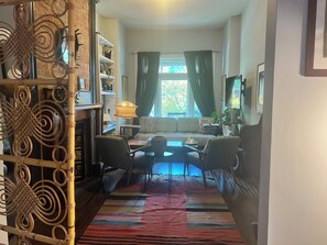 Interior - Spacious Victorian Suite • Walk to World Cup
Pet friendly. (Toronto)