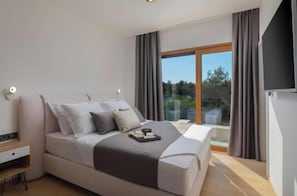 4 bedrooms, iron/ironing board, WiFi, bed sheets - Villa Luka (Srima)