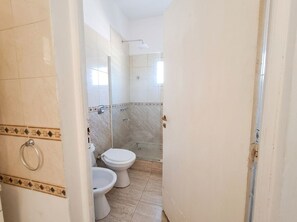Doccia, asciugacapelli, bidet
