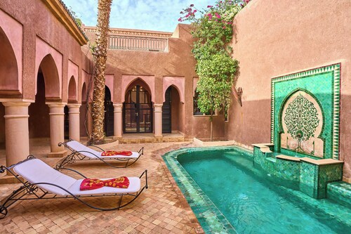 Luxury Villa Riad & Serene ~ Pool ~ Spa!