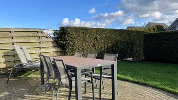 House | Outdoor dining