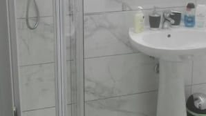 Nomentano | Bathroom | Free toiletries, hair dryer, towels, soap - Donna Margharet (Crotone)