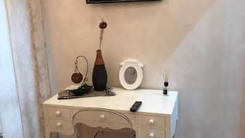 Familien-Doppel- oder -Zweibettzimmer, Balkon | Innenbereich