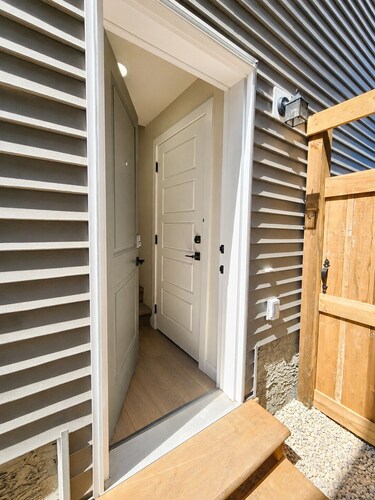 2-bedroom basement apartment with self check-in in welcoming YYC neighborhood