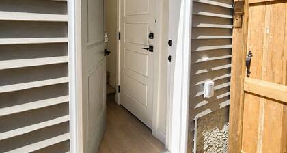 2-bedroom basement apartment with self check-in in welcoming YYC neighborhood