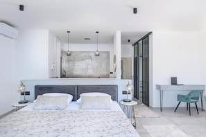 5 bedrooms, iron/ironing board, WiFi, bed sheets - Villa Adriatica (Okrug Gornji, Trogir,)