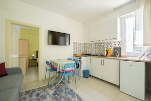 Basic House | Interior
