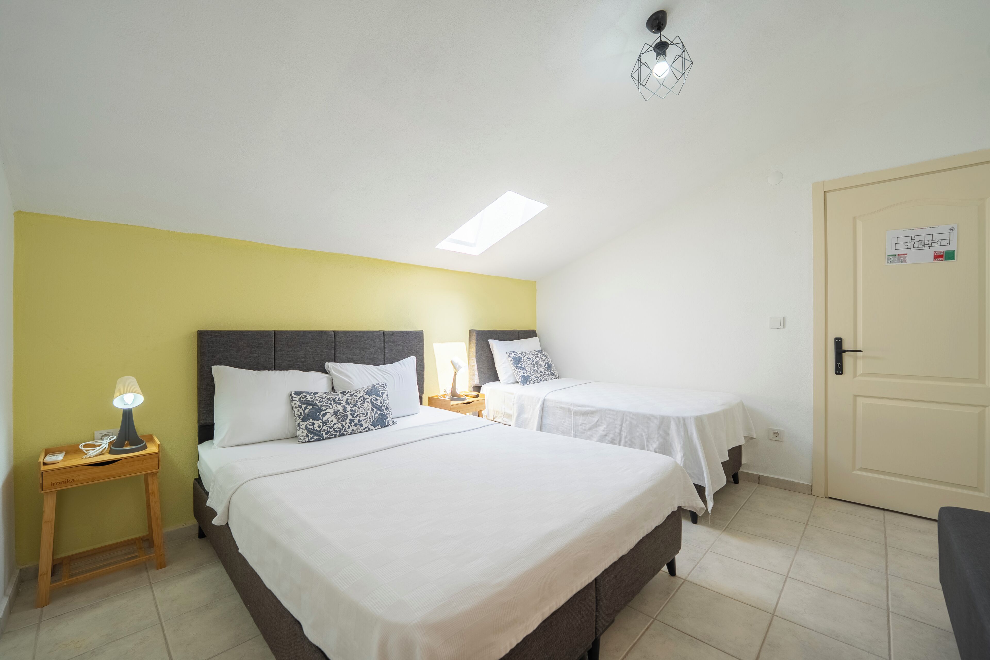 Chambre Quadruple Classique | Fer et planche à repasser, Wi-Fi gratuit