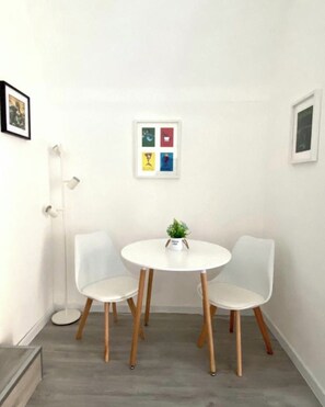 Dining - Vrbo Property (Napoli)