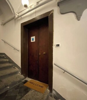 Interior - Just a short walk from the subway and near the historic center of Naples (Napoli)